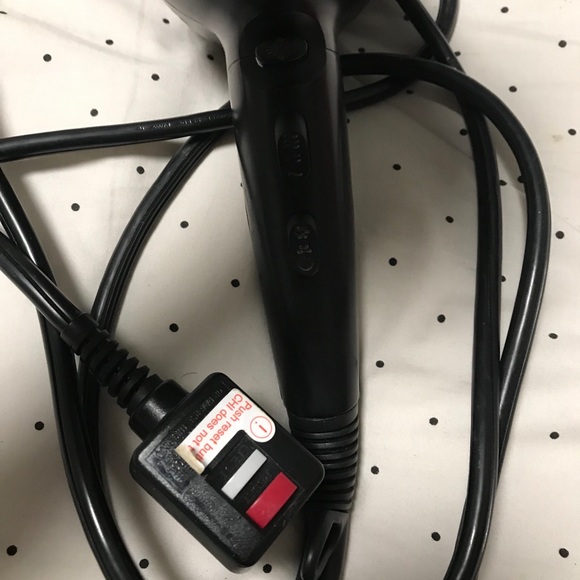 POWERLIGHT PRO-BLOWDRYER
NanoIonic (SALON GRADE) - Picture 2 of 5